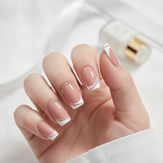 Faux Ongles French Chic – Blanc & Nude Élégant
