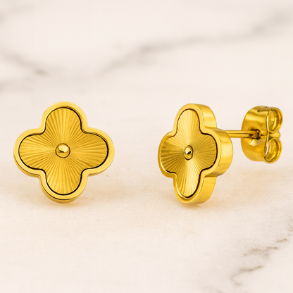 ✨ Boucles d’oreilles Shine Clover – Élégance discrète au quotidien | Plaqué or 18K