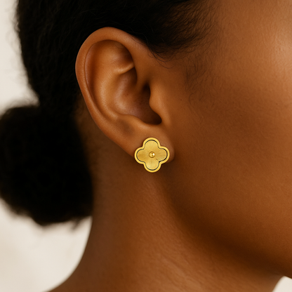 ✨ Boucles d’oreilles Shine Clover – Élégance discrète au quotidien | Plaqué or 18K