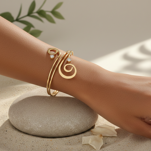 Bracelet Doré “Élégance Spirale” – Acier & Cristaux