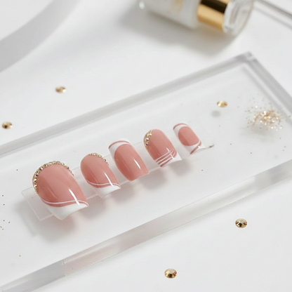 Faux Ongles French Chic – Blanc & Nude Élégant