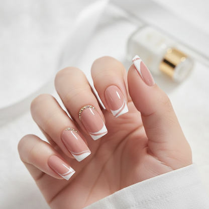 Faux Ongles French Chic – Blanc & Nude Élégant