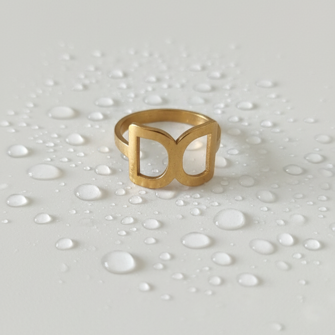 Bague Initiale Dorée – Acier Inoxydable Waterproof